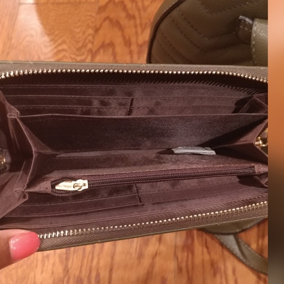 Army green backpack - Picture 4 of 6